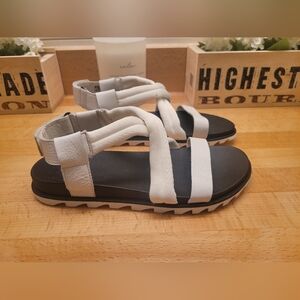 Sorel Roaming Decon Flat Backstrap Sandal White/Black Womens Size 7.5